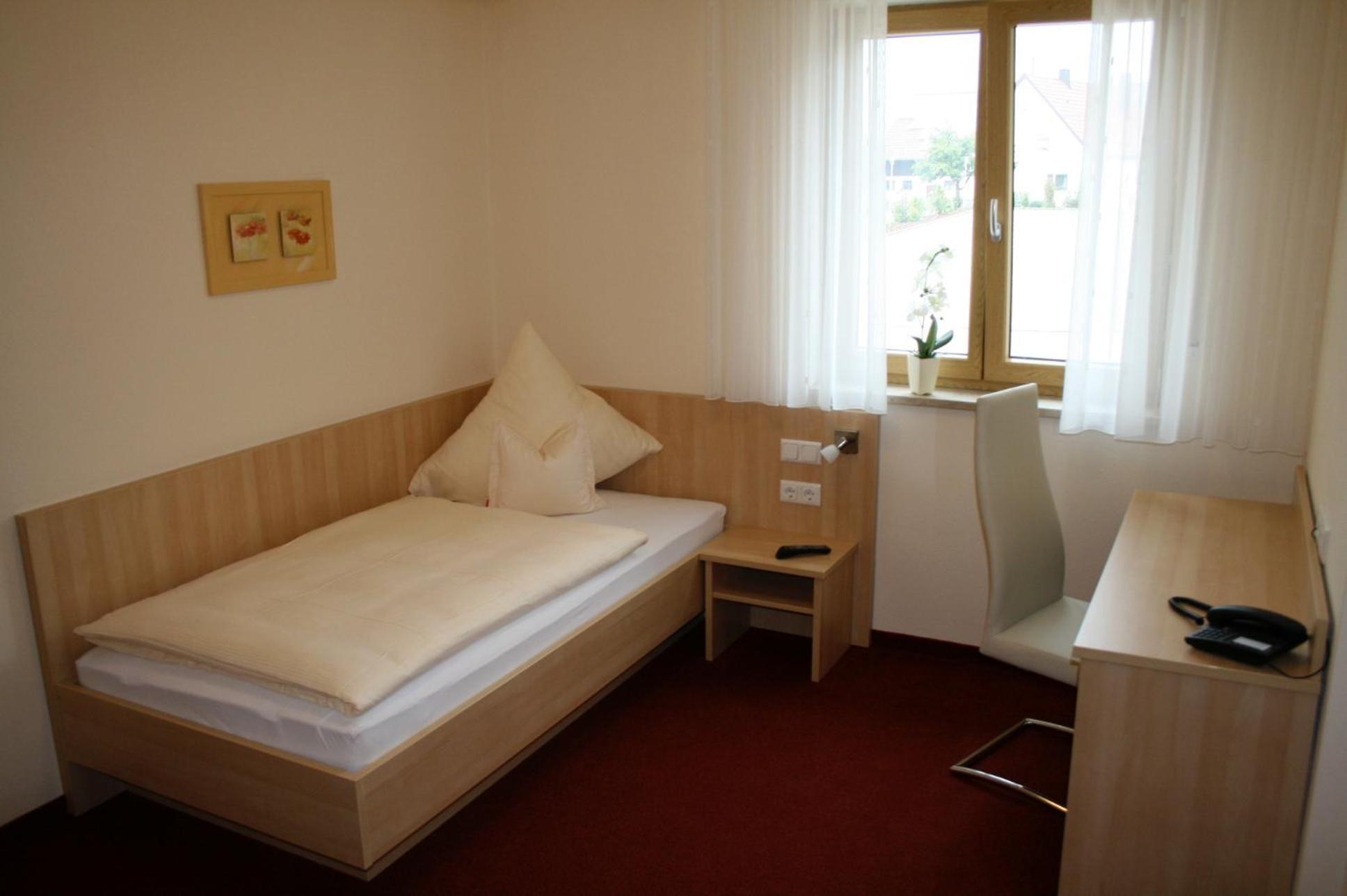 Landhotel Winter Affing エクステリア 写真